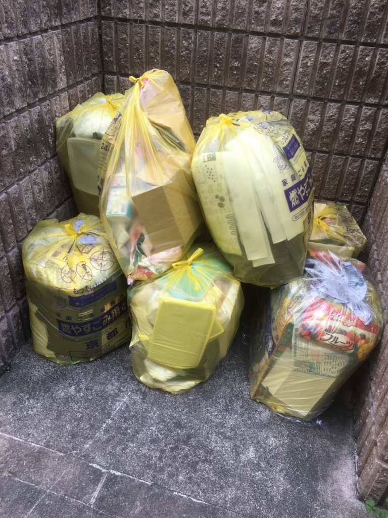 【熊谷市】家庭ごみの即日回収☆退去日当日で焦っていたお客様の不用品も回収でき、喜んでいただけました!