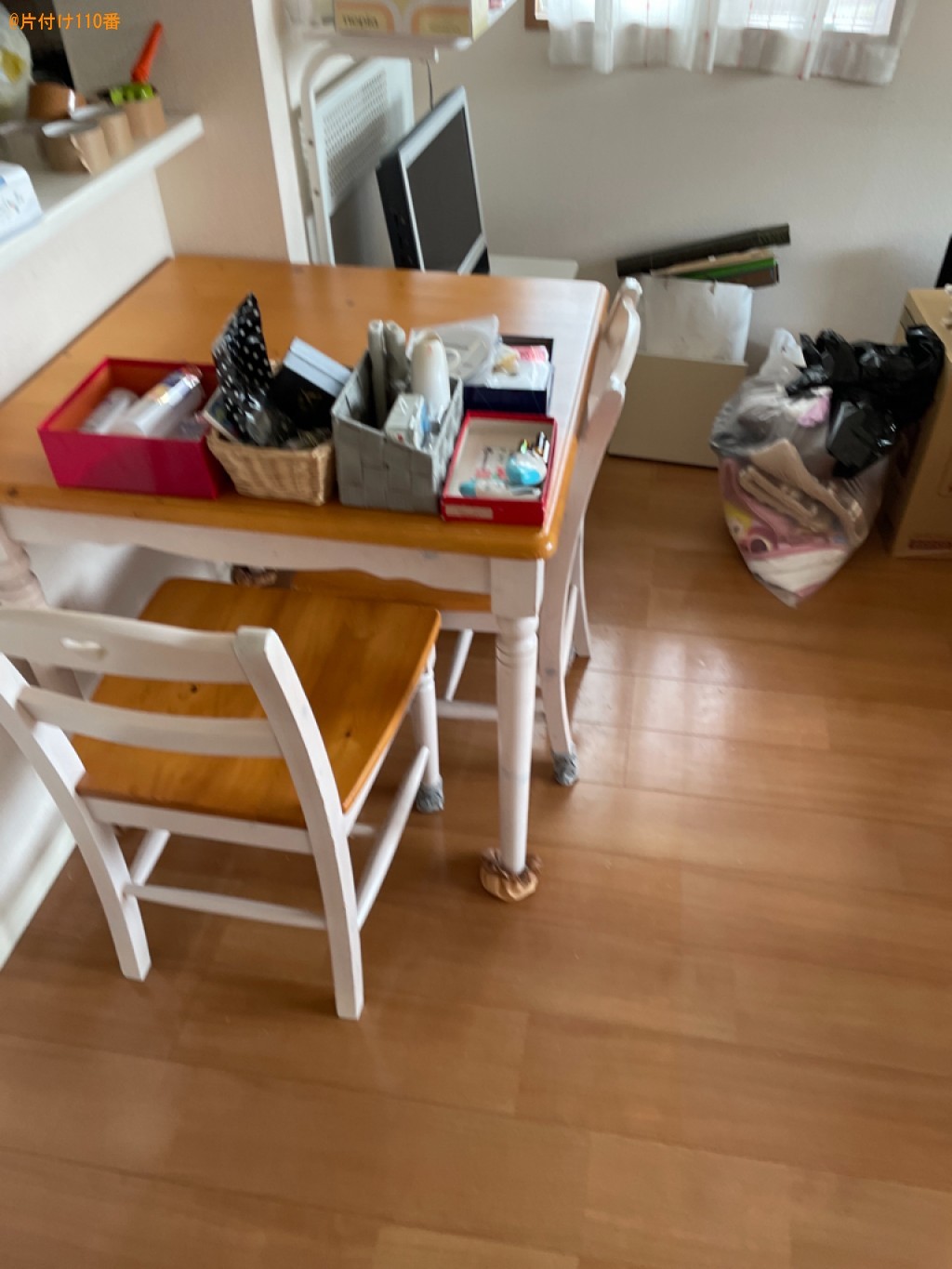 【長岡京市】ベッド、ソファー、ダイニングテーブル、椅子等の回収